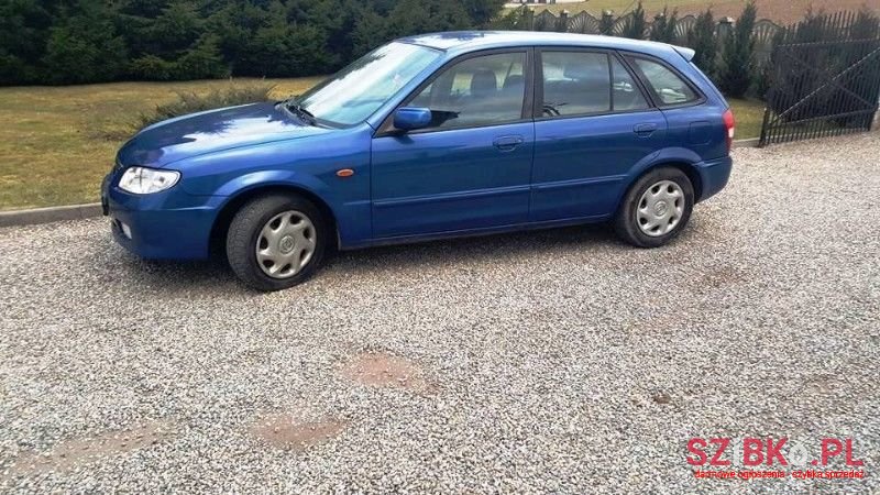 2002' Mazda 323 photo #1