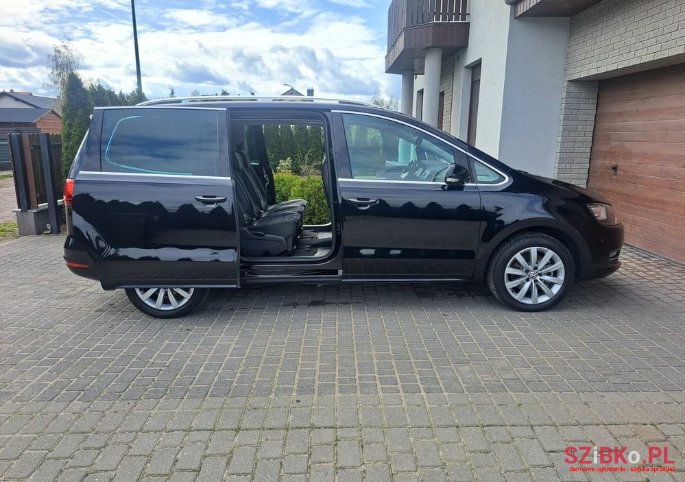 2015' Volkswagen Sharan photo #6