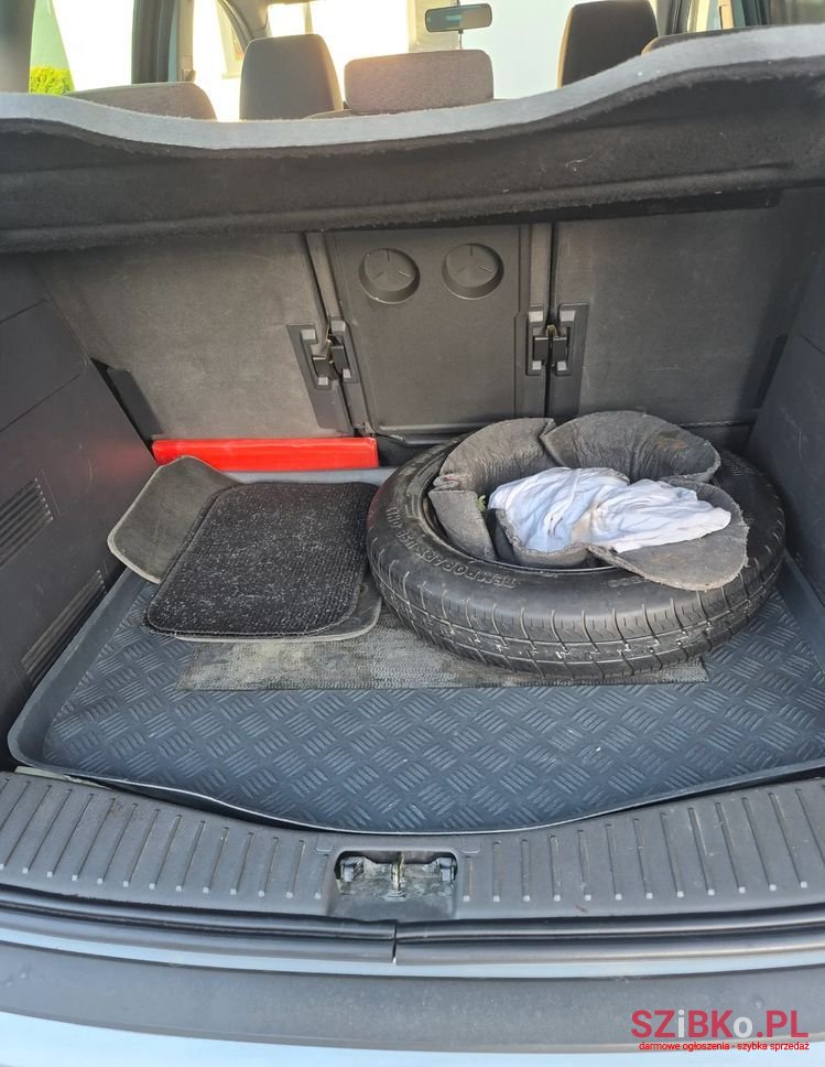 2004' Ford Focus C-MAX 2.0 Silver X photo #3