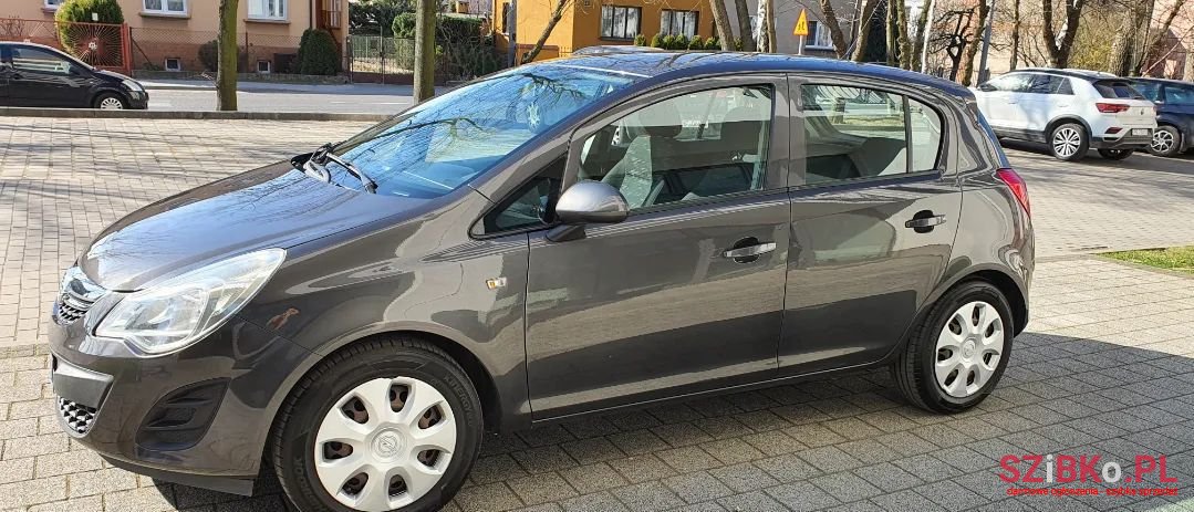 2011' Opel Corsa photo #4