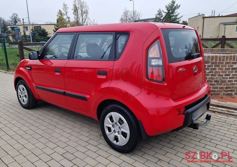 2010' Kia Soul 1.6 Xl photo #6