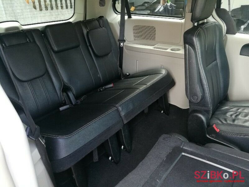 2016' Chrysler TOWN&COUNTRY photo #2