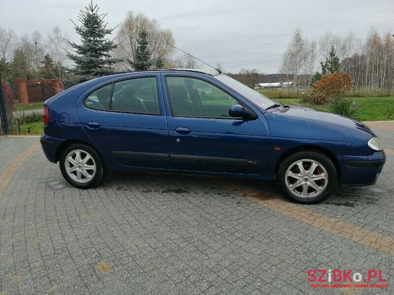 2001' Renault Megane photo #4