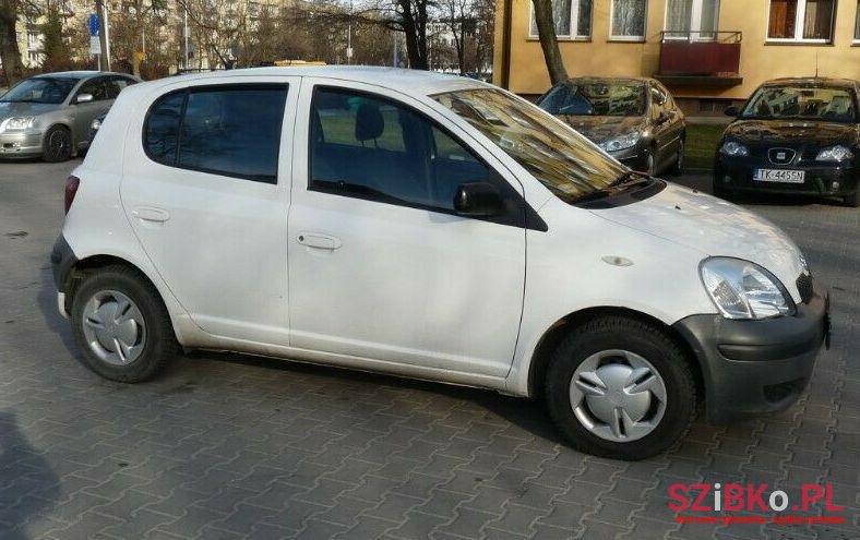 2004' Toyota Yaris photo #1