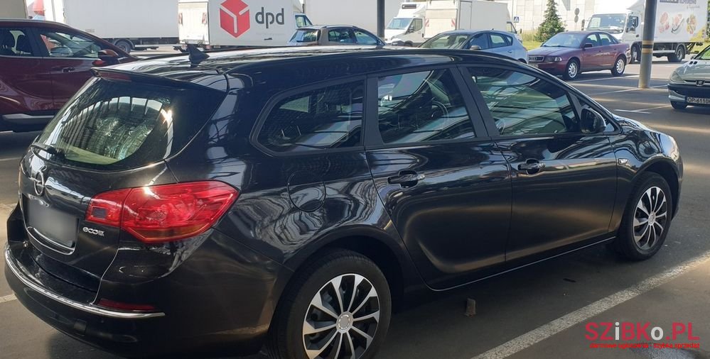 2015' Opel Astra photo #5