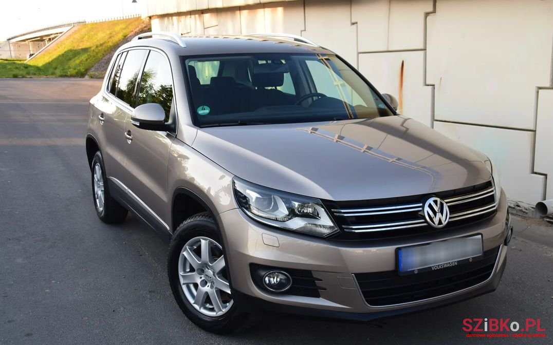 2011' Volkswagen Tiguan photo #5