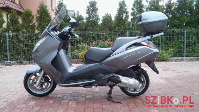 2008' Peugeot photo #1