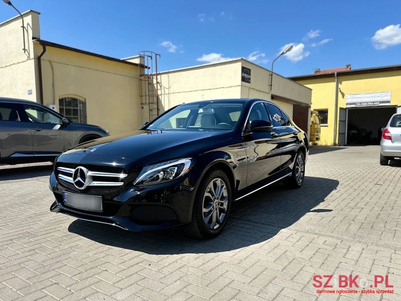 2017' Mercedes-Benz C-Class 160 9G-Tronic photo #4