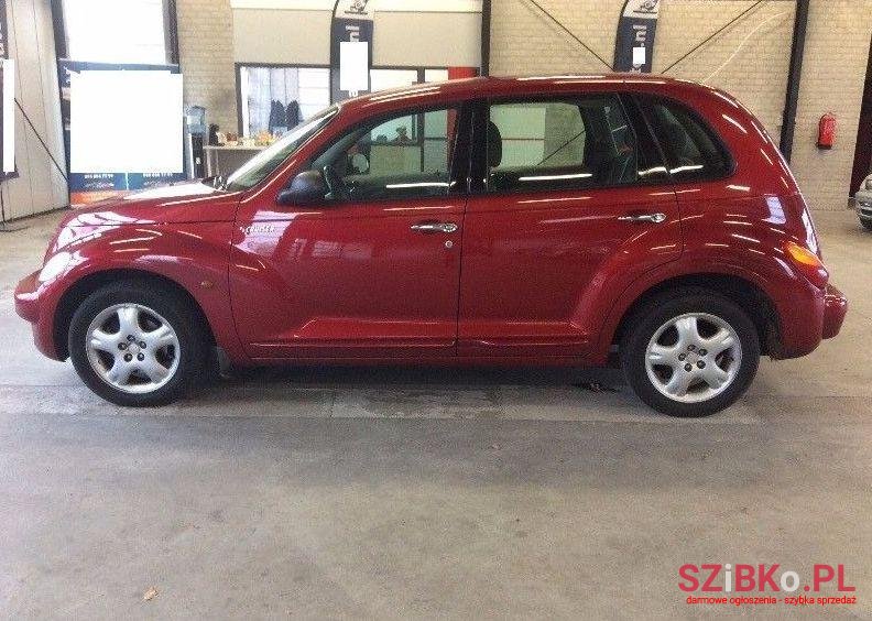 2002' Chrysler Touring photo #1