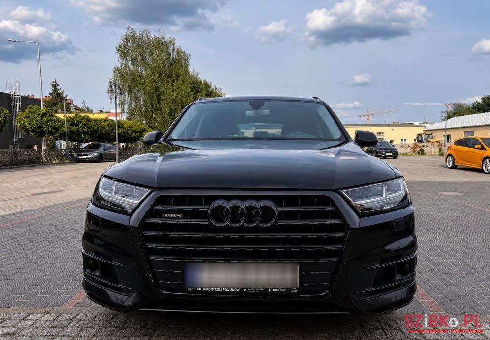 2016' Audi Q7 photo #1