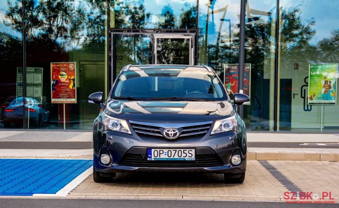 2012' Toyota Avensis photo #5