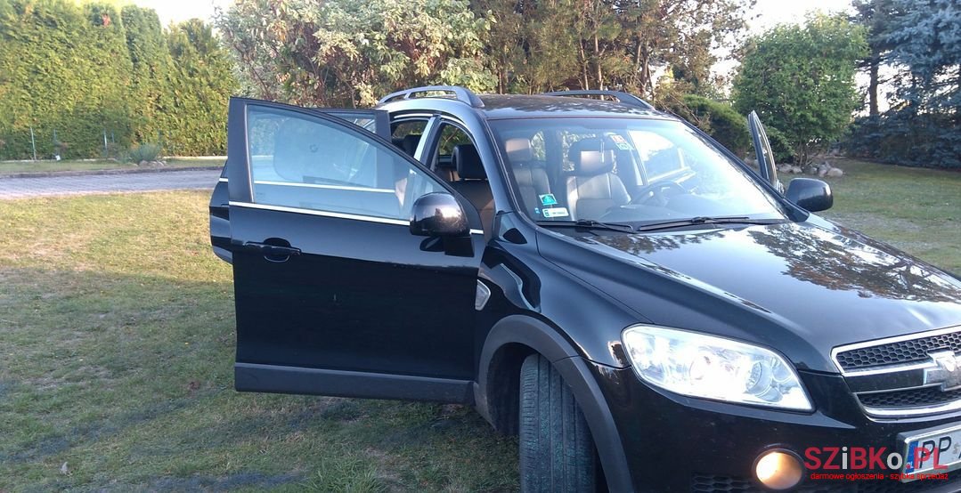 2008' Chevrolet Captiva photo #2