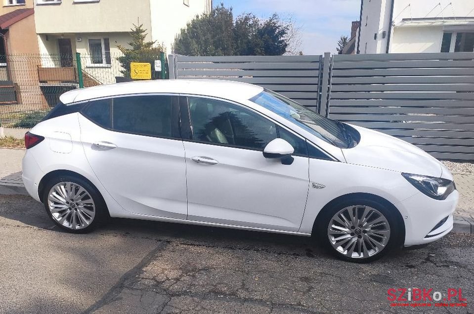 2015' Opel Astra photo #4