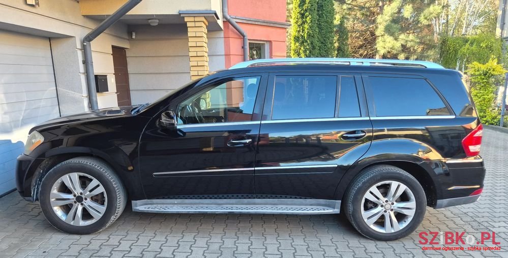 2012' Mercedes-Benz GL photo #4