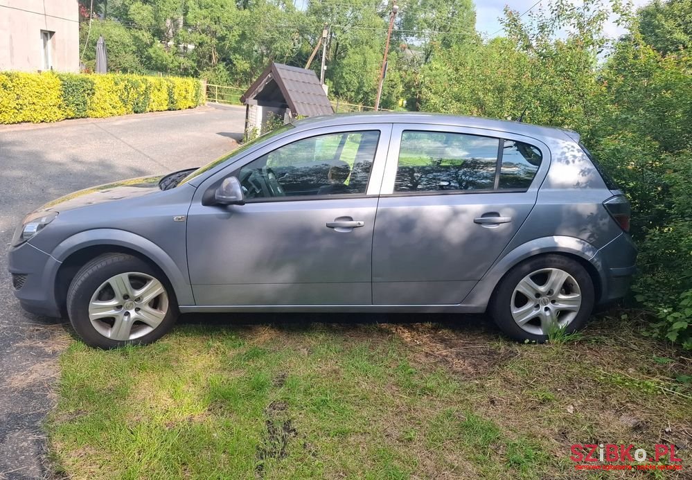 2010' Opel Astra Iii 1.6 photo #2
