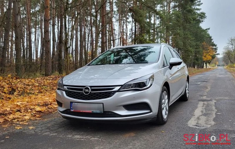 2018' Opel Astra V 1.6 Cdti Enjoy photo #3
