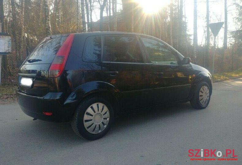 2003' Ford Fiesta photo #1