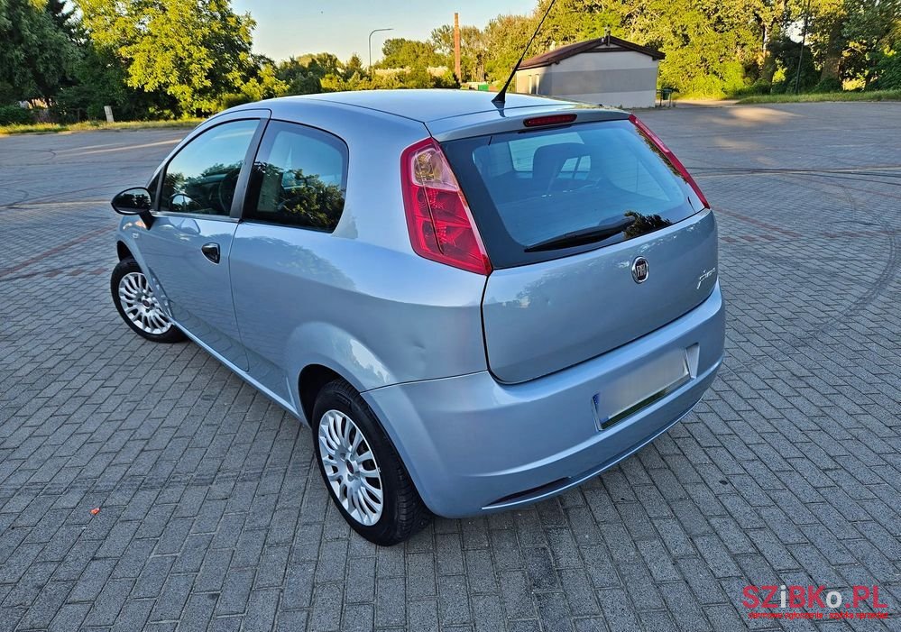 2009' Fiat Grande Punto 1.4 8V photo #6