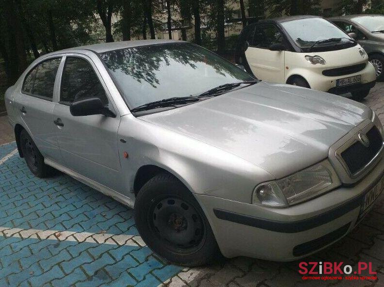 2002' Skoda Octavia photo #1
