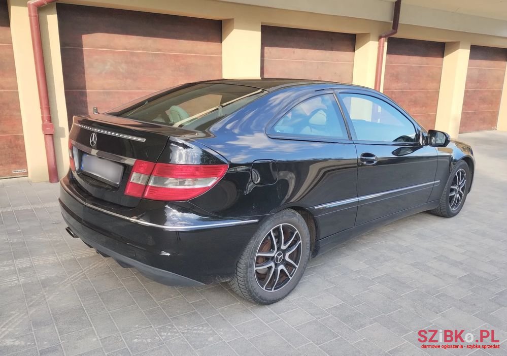 2008' Mercedes-Benz CLC photo #3