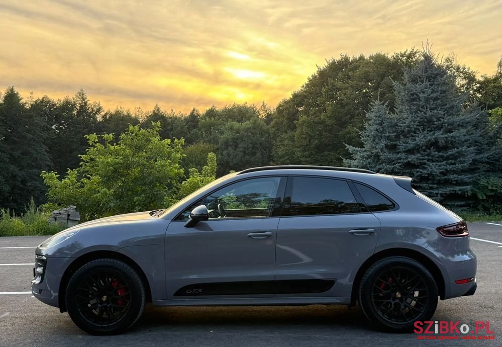 2016' Porsche Macan Gts photo #4