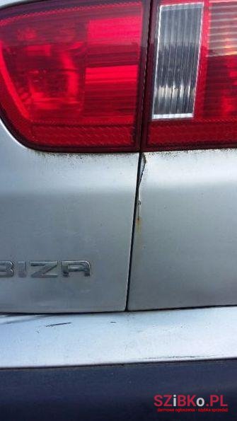 2001' SEAT Ibiza photo #1