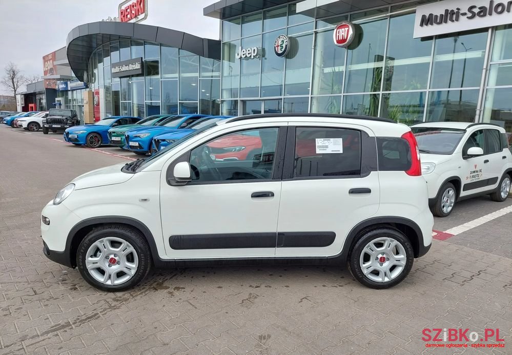 2023' Fiat Panda photo #2