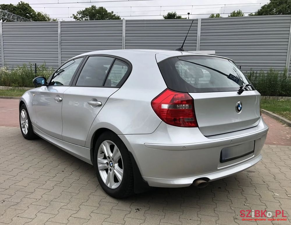 2007' BMW 1 Series 118D photo #3