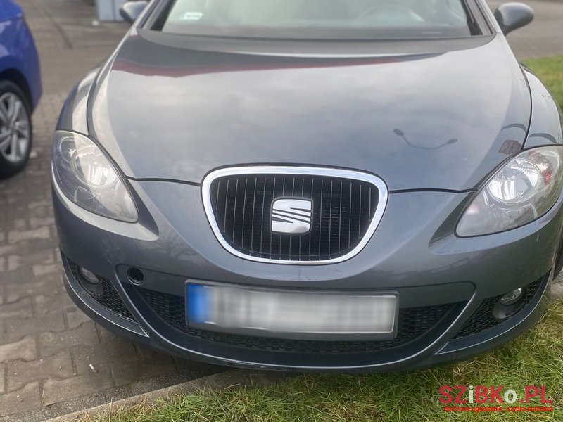 2008' SEAT Leon photo #2