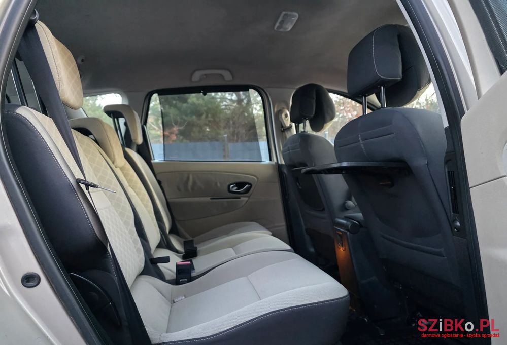 2010' Renault Scenic 1.5 Dci Emotion photo #6