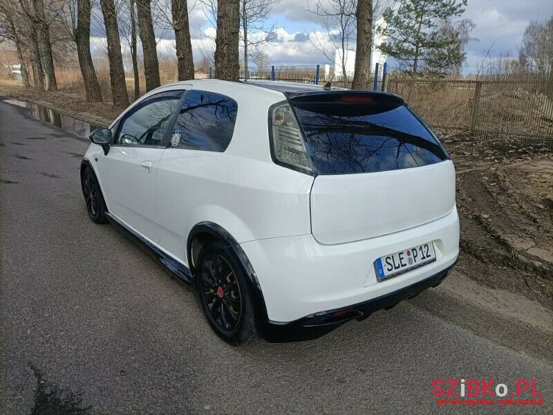 2009' Fiat Punto photo #1