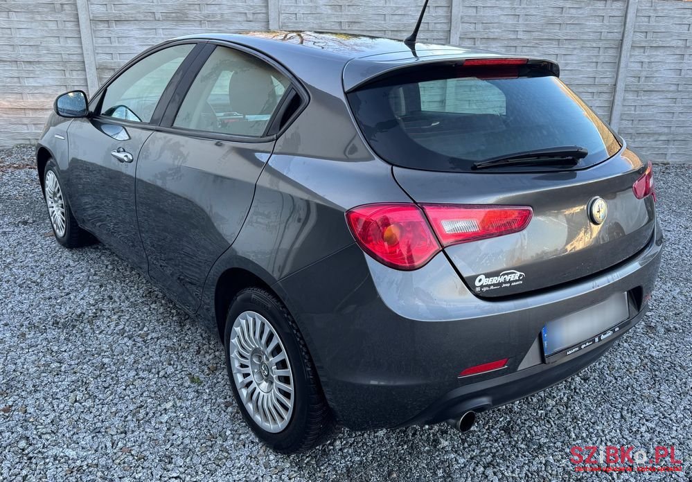 2013' Alfa Romeo Giulietta photo #4