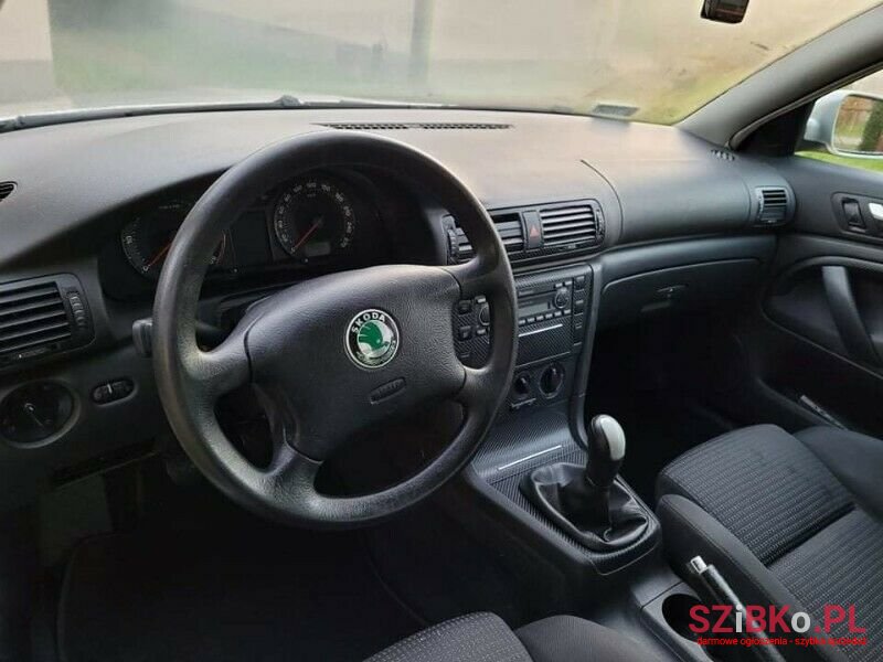 2002' Skoda Superb photo #6