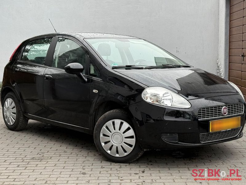 2009' Fiat Grande Punto photo #2