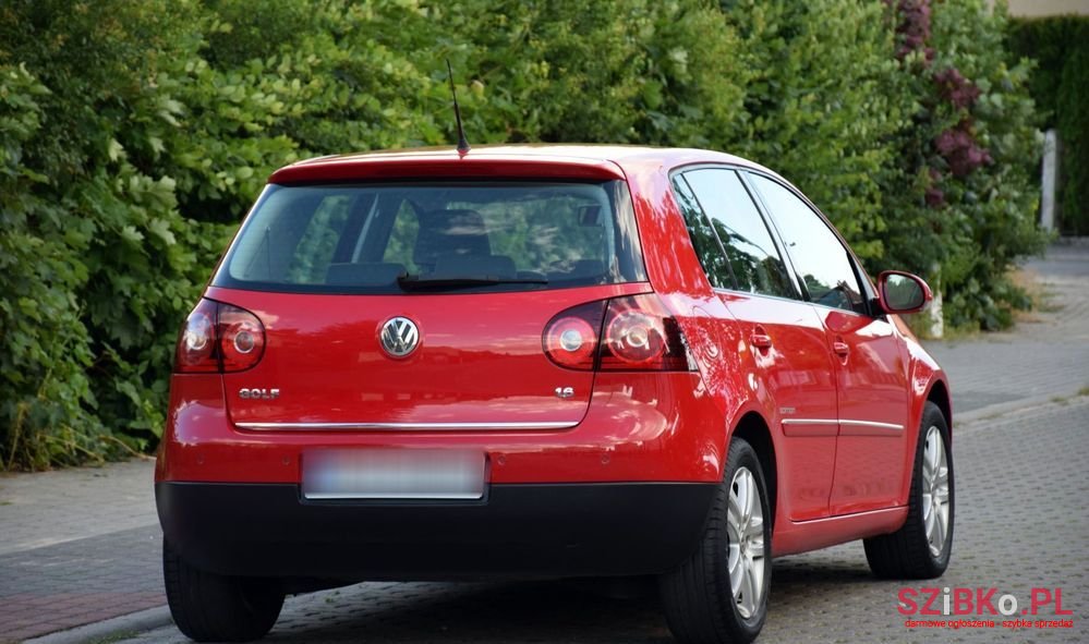 2008' Volkswagen Golf 1.6 Edition photo #4