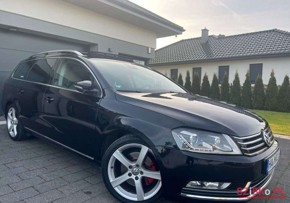 2011' Volkswagen Passat photo #4