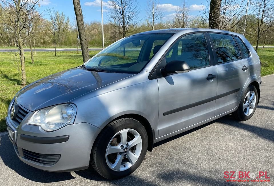 2009' Volkswagen Polo photo #3