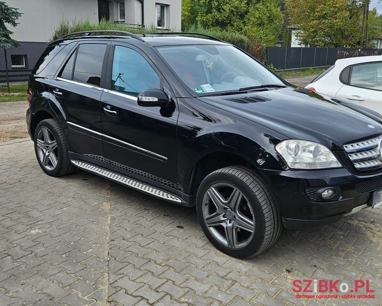 2007' Mercedes-Benz Ml 350 4-Matic photo #1