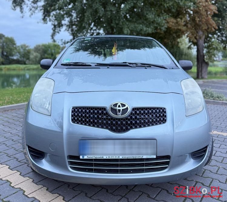 2007' Toyota Yaris 1.0 Luna A/C photo #2