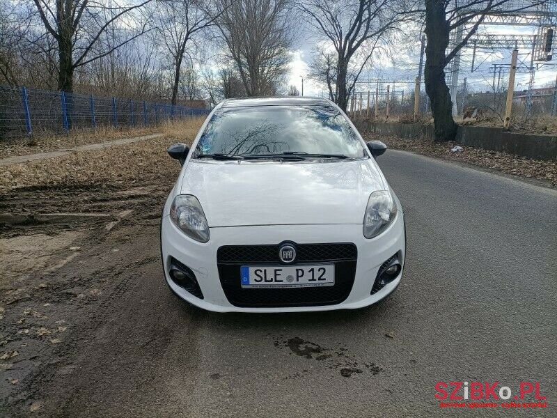 2009' Fiat Punto photo #2