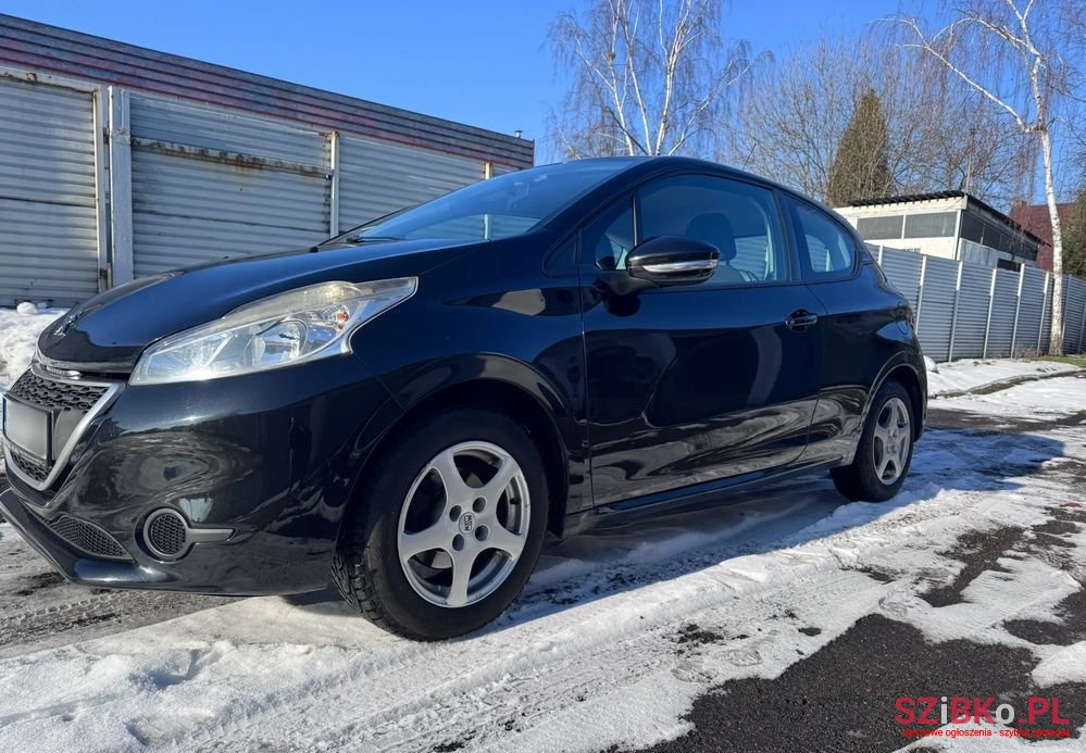 2013' Peugeot 208 photo #1