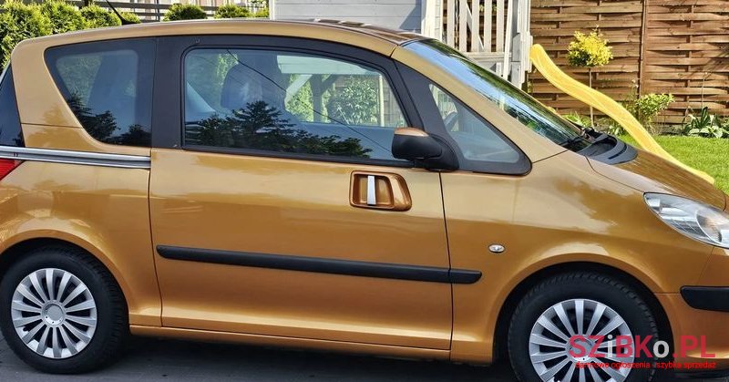 2006' Peugeot 1007 1.4 Hdi Happy photo #2