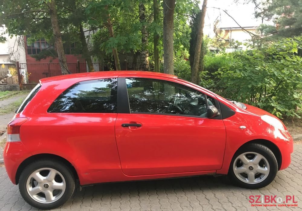 2009' Toyota Yaris photo #5