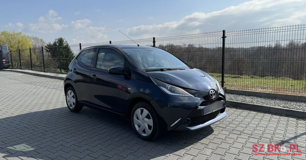 2015' Toyota Aygo 1.0 Vvt-I photo #2