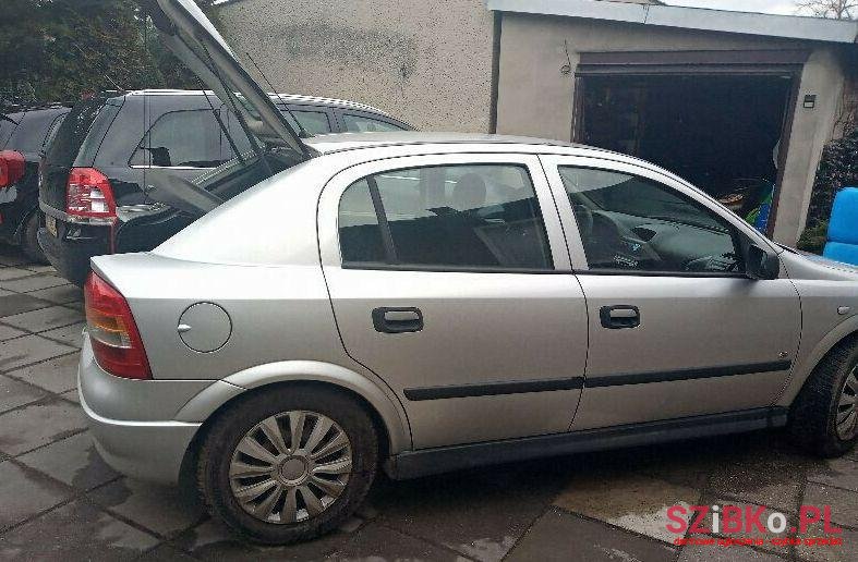 2009' Opel Astra photo #1