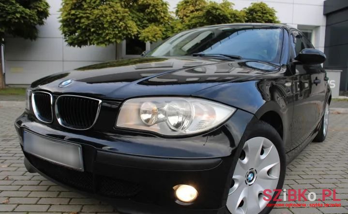 2007' BMW 1 Series 116I photo #2