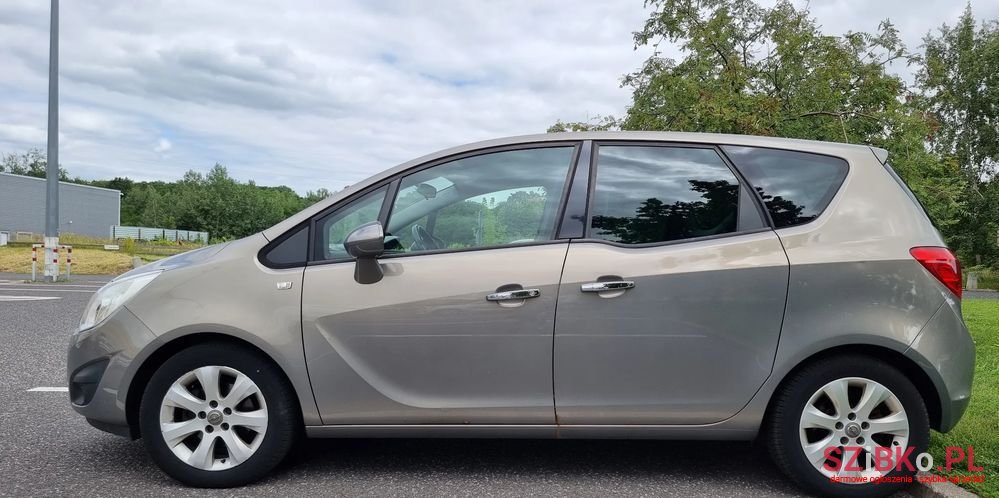 2010' Opel Meriva 1.4 T Cosmo photo #4