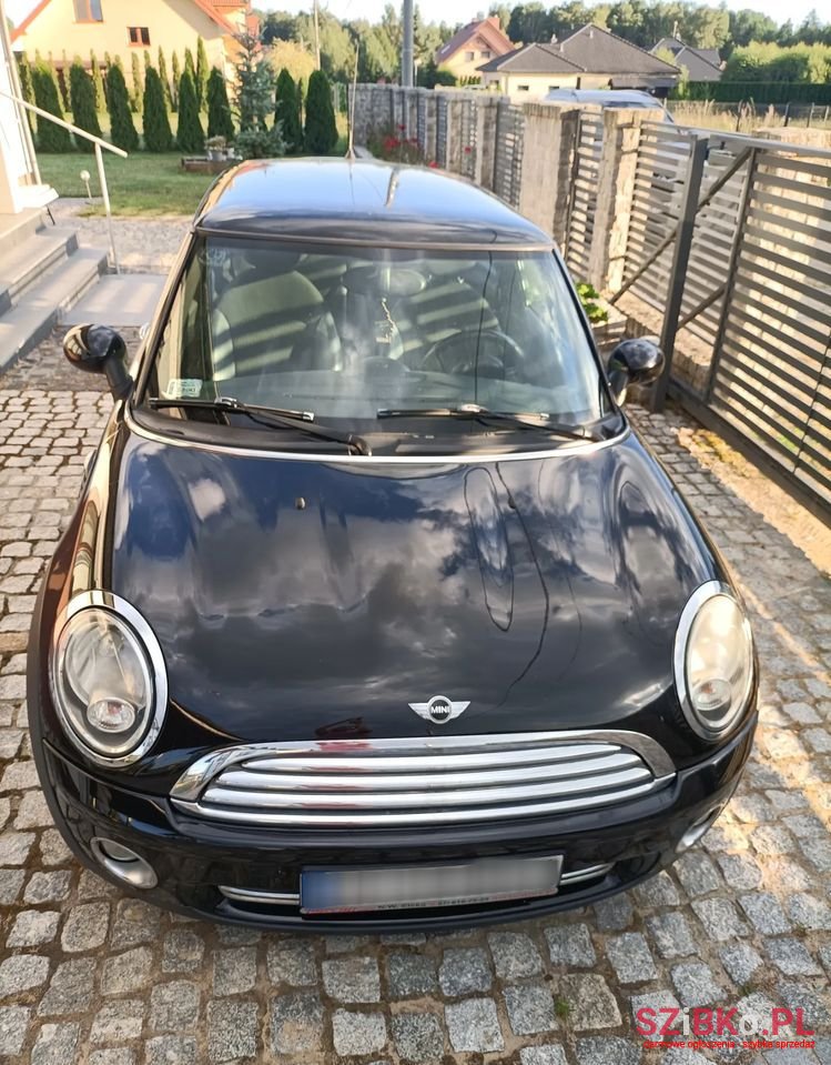 2009' MINI Cooper Standard photo #3