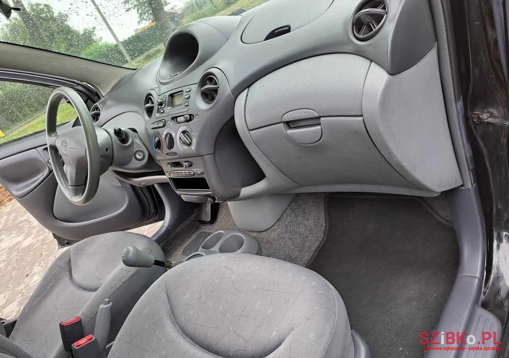 2000' Toyota Yaris 1.0 Base photo #1