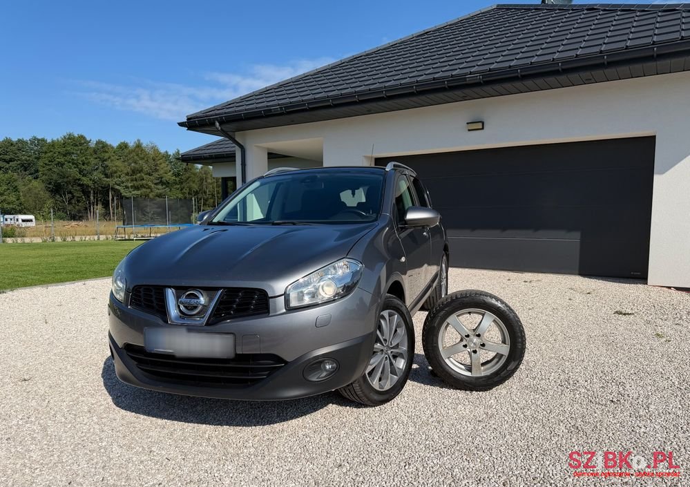 2013' Nissan Qashqai 2.0 Tekna Premium photo #1